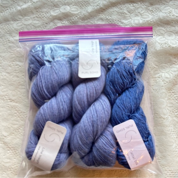 Yarn Purl Soho cattail silk and line weight merino finger weight - Picture 6 of 6